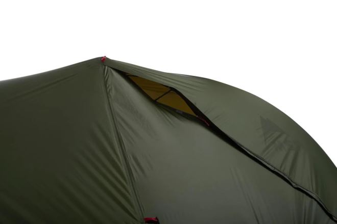 Detail větracího otvoru na zeleném stanu MSR Hubba Hubba Bikepack 1. (13)