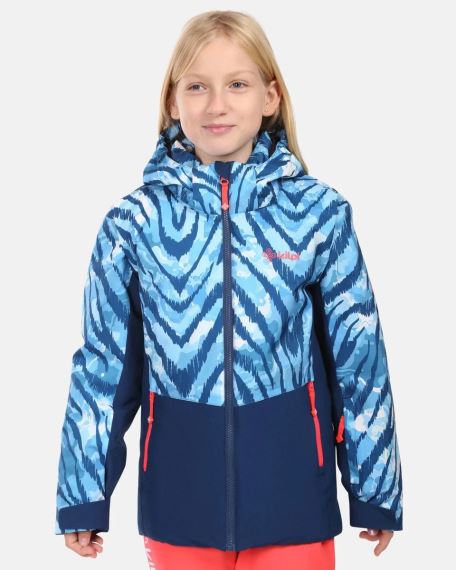 Dívka v Dívčí lyžařské bundě Kilpi SAMARA-JG tmavě modrá 110, čelní pohled na modelce.