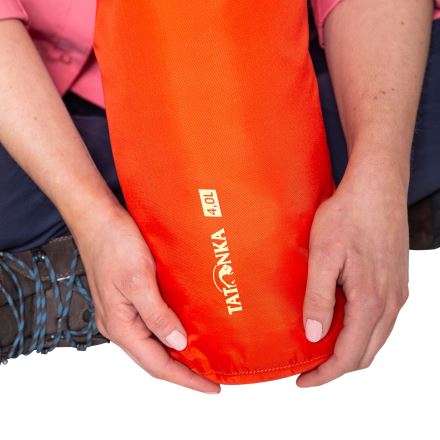 Vodotěsný pytel Tatonka Dry Sack 4L red orange (6)