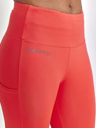 Detailní záběr pasu dámských kalhot CRAFT ADV Essence 2 červená. (3)