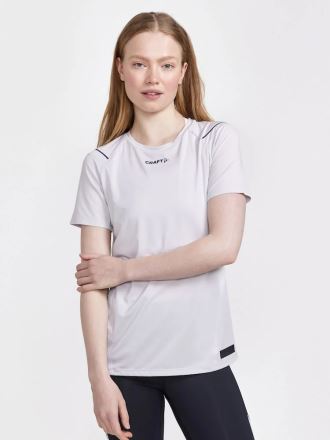 Žena v bílém dámském triku Craft PRO Hypervent SS. (1)