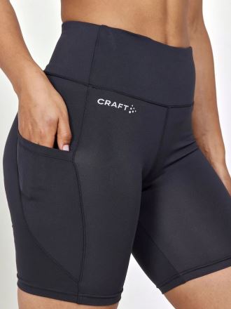 Detail černé dámské kraťasy Craft ADV Essence 2 s kapsami. (3)