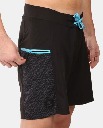 Detailní pohled na kapsu a modrý zip pánských kraťasů Kilpi ARIANY-M černá. (2)