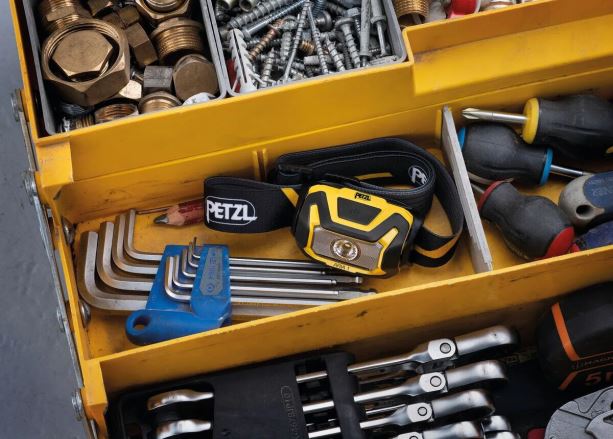 Čelovka Petzl Aria 1 černožlutá (3)
