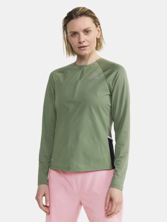 Dámské triko Craft PRO Trail Wind LS zelená na modelce. (2)