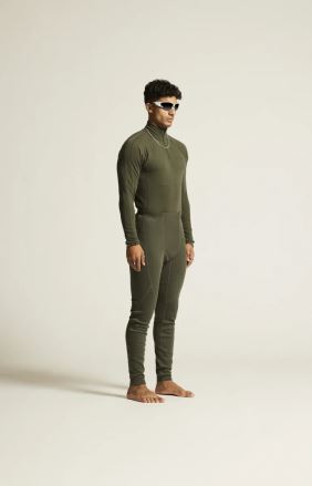 Model v zeleném Pánském funkčním triku CRAFT ADV Wool Merino HZ. (2)