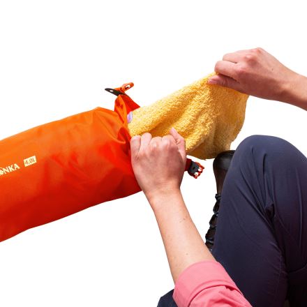 Vodotěsný pytel Tatonka Dry Sack 4L red orange (3)