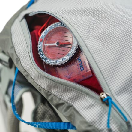 Pánský batoh OSPREY Levity 60L parallax silver (7)
