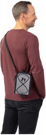 Taška přes rameno Hannah Dynamic Pouch jet black silver cloud (4)