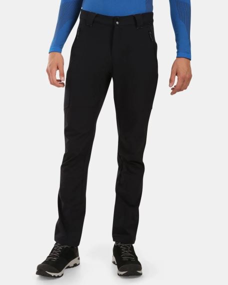 Outdoorové kalhoty Kilpi TIDE-M černá 3XL na postavě, celkový pohled zepředu.