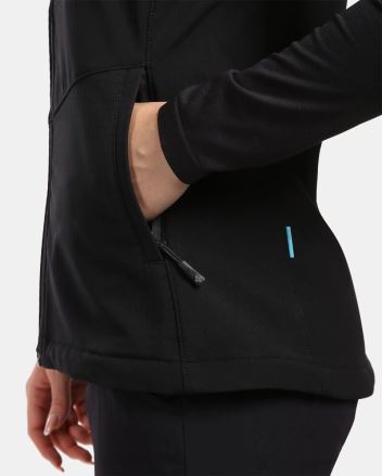 Detailní pohled na boční kapsu Dámská softshellová vesta Kilpi NOIL-W černá s rukou a zipem. (3)